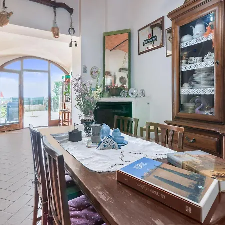 Charming In With Garden Villa